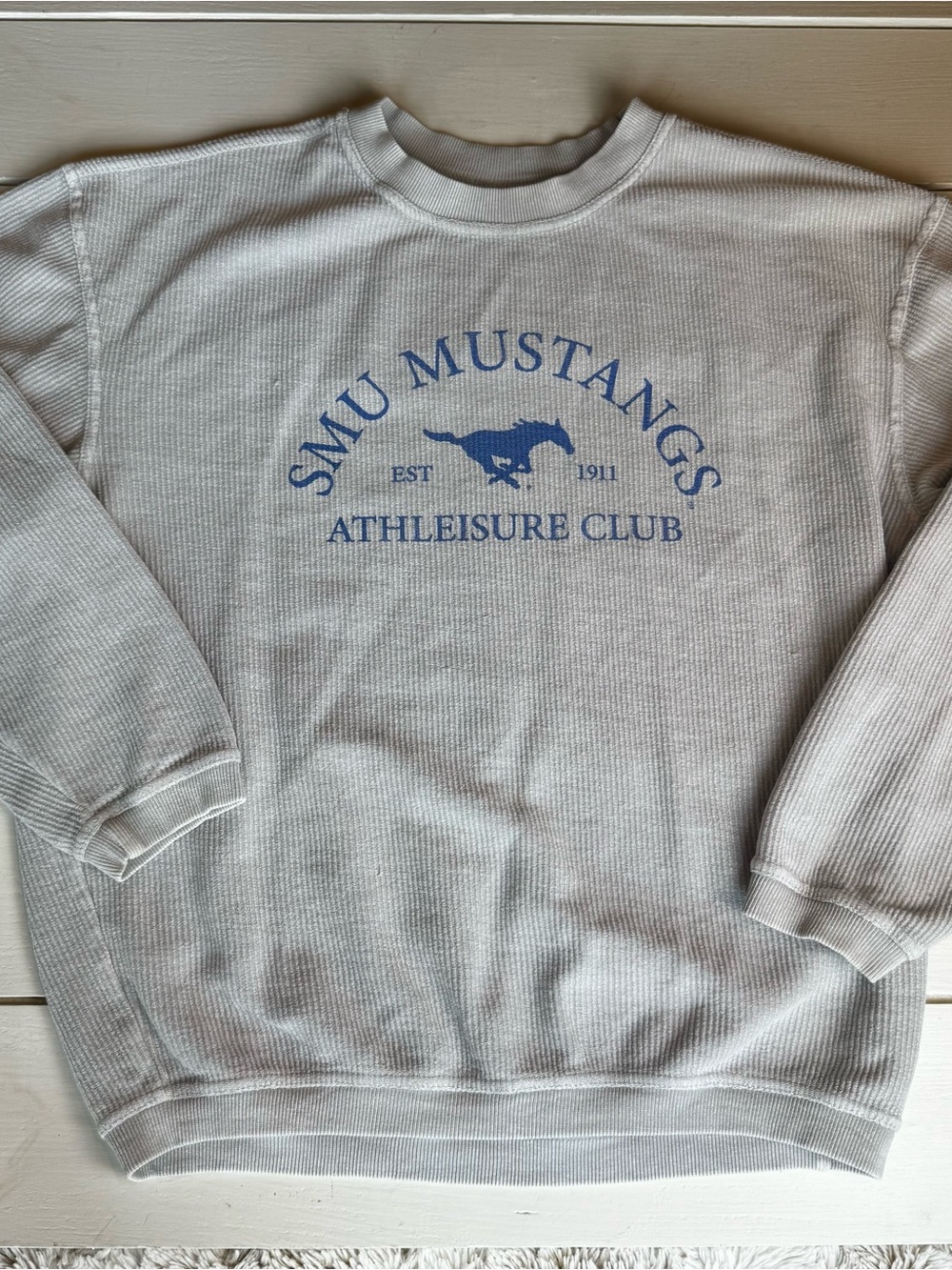 SMU Chicka-d Mustangs Athleisure Club Light Gray Graphic Sweatshirt Small